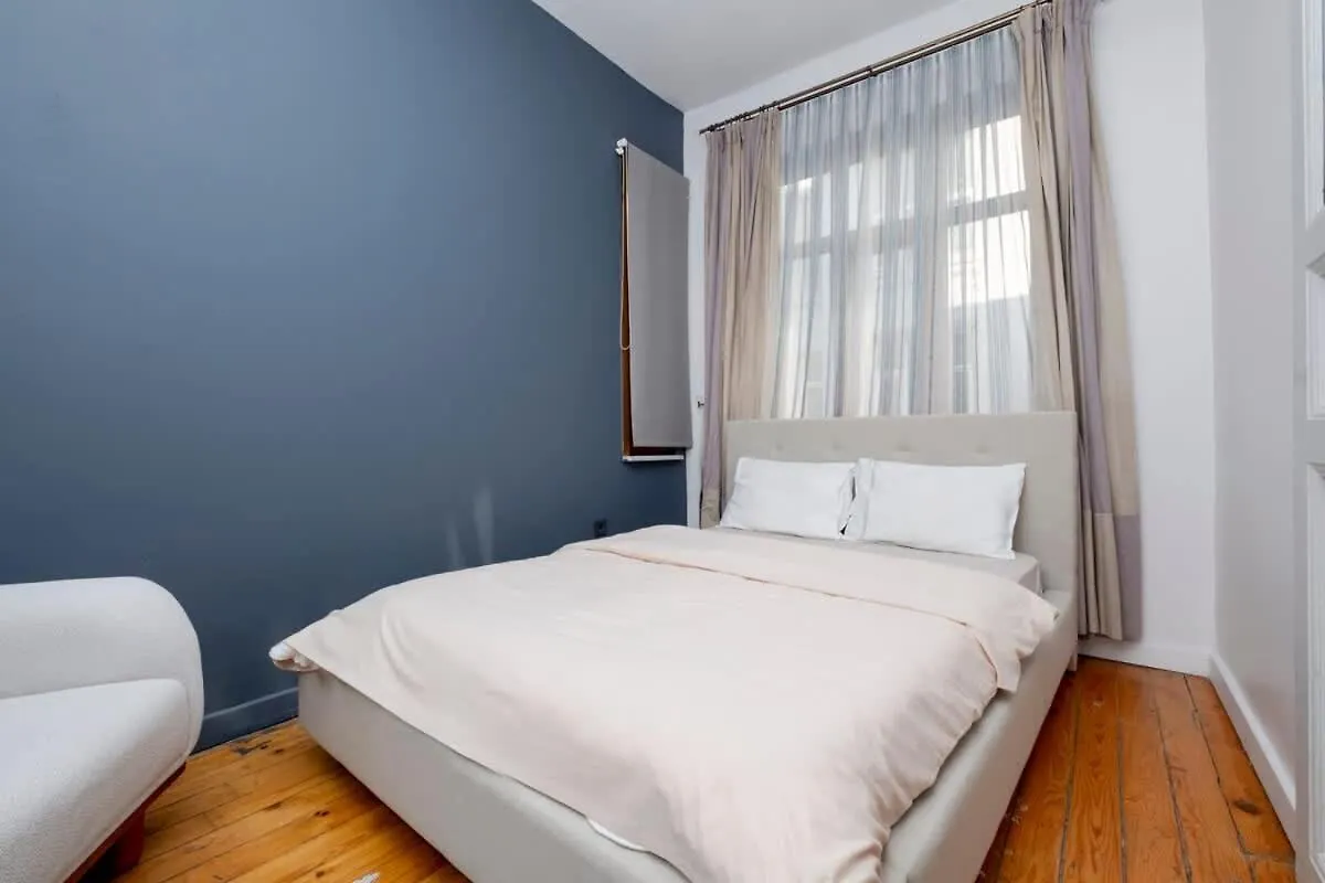 Exclusive Building With Two Apartments اسطنبول 0*,