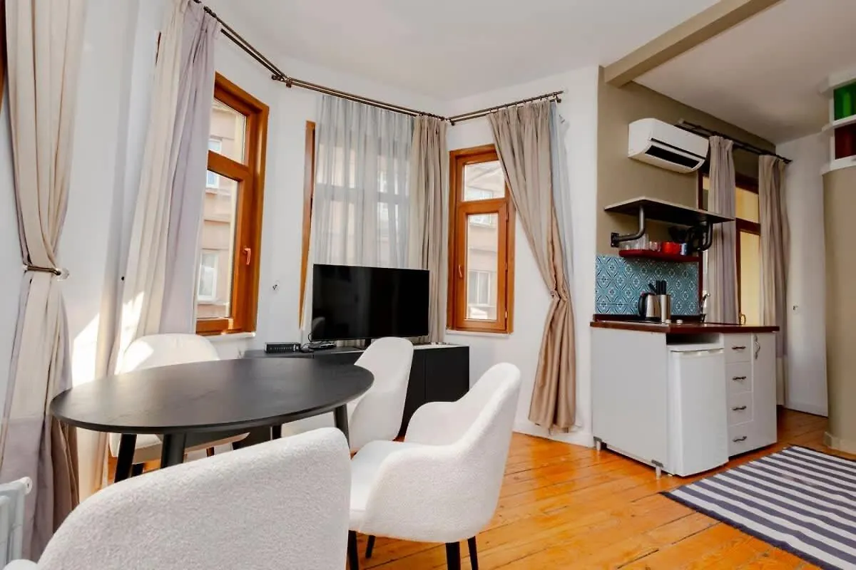Exclusive Building With Two Apartments اسطنبول تركيا